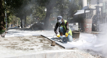 Elazığ Belediyesi Çevre Düzenleme Çalışmalarını Sürdürüyor