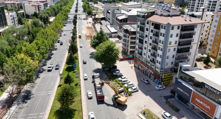 Elazığ Belediyesi, Cumhuriyet Mahallesi'nde Kanalizasyon ve Yağmur Suyu Hattı Çalışmaları Başlattı