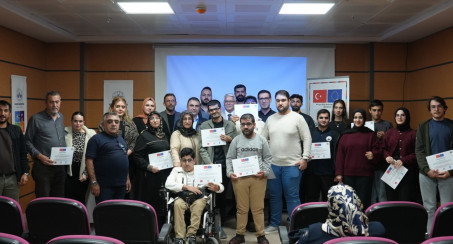Elazığ Belediyesi DİGEM'de Kursiyerler Sertifikalarını Aldı