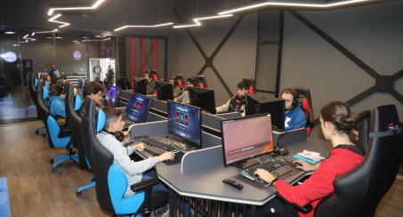 Elazığ Belediyesi E-Spor Merkezi Hizmete Sunuldu