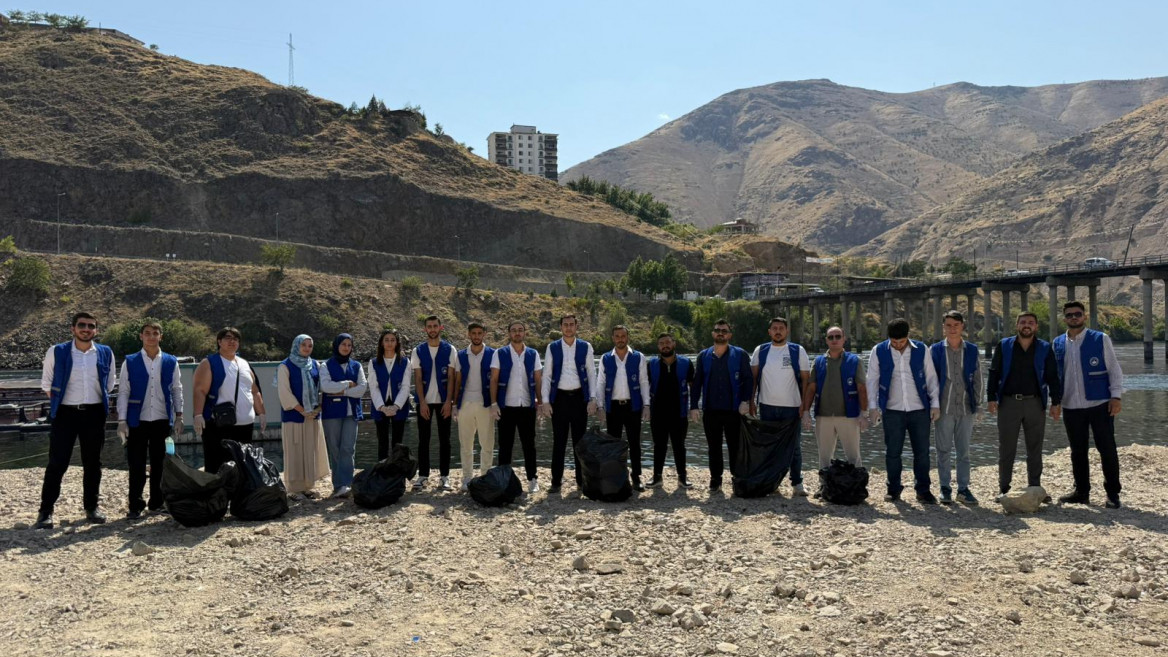 Elazığ Belediyesi Gençlik Meclisi'nden Sosyal Sorumluluk Çalışmaları