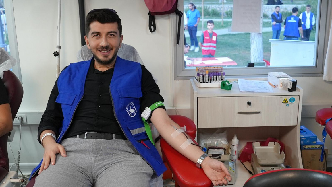 Elazığ Belediyesi Gençlik Meclisi Tarafından Kan Bağışı Desteği
