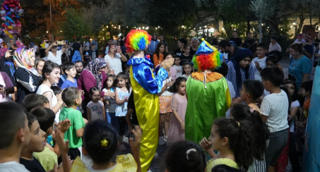 Elazığ Belediyesi Gezici Tiyatro Şenliği Her Yerde