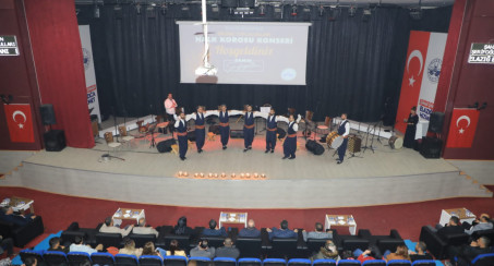 Elazığ Belediyesi Halk Korosu, İlk Konserini Yoğun Katılımla Gerçekleştirdi