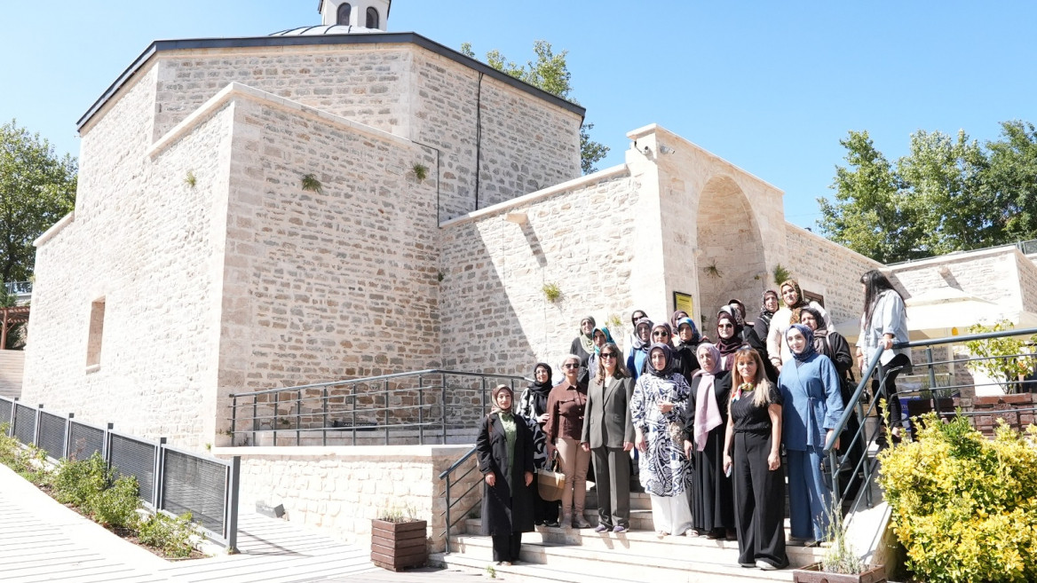 Elazığ Belediyesi Kadın Meclisi'nden Kadınlara Özel Anlamlı Etkinlik