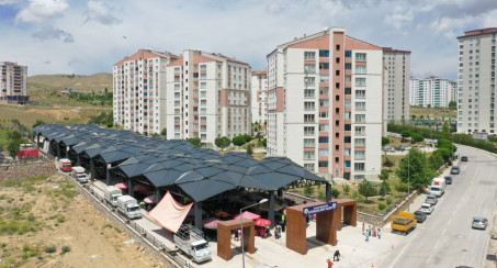 ELAZIĞ BELEDİYESİ KAPALI SEMT PAZARI'NA ÇAYDAÇIRA SAKİNLERİNDEN TAM NOT