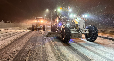 Elazığ Belediyesi Karla Mücadele Çalışmalarına Devam Ediyor