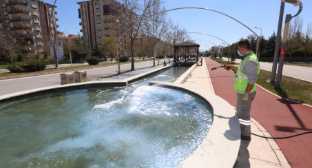 Elazığ Belediyesi Larva İlaçlama Çalışmalarını Sürdürüyor