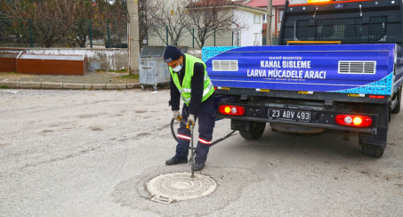 Elazığ Belediyesi Larvalara Karşı Kış Mücadelesine Devam Ediyor