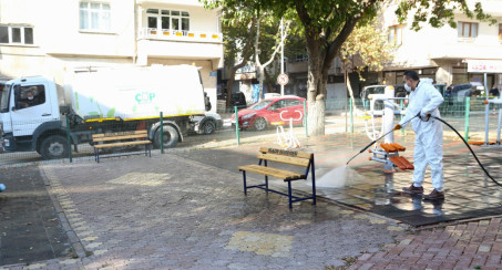 Elazığ Belediyesi'nden 7 Ayrı Ekiple, Üç Mahallede Kapsamlı Temizlik Çalışması