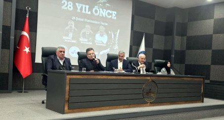 Elazığ Belediyesi'nden Anlamlı Panel