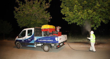 Elazığ Belediyesi'nden Haftanın Yedi Günü İlaçlama Çalışması