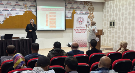 Elazığ Belediyesi'nden 'Kadına Yönelik Şiddet ve Çocuk Yaşta Evliliği Engelleme Çalışmaları' Semineri