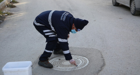 Elazığ Belediyesi'nden Kanal Sisleme Ve İlaçlama Çalışması