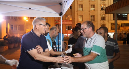 Elazığ Belediyesi'nden Kandil İkramı