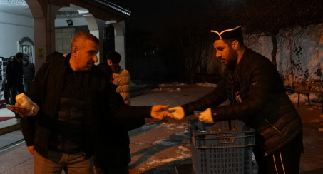 Elazığ Belediyesi'nden Miraç Kandili'nde Kandil Simidi ve Tatlı İkramı