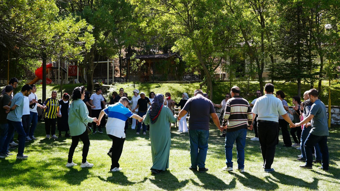 Elazığ Belediyesi'nden Özel Gereksinimli Bireylere 'Yaza Veda' Etkinliği