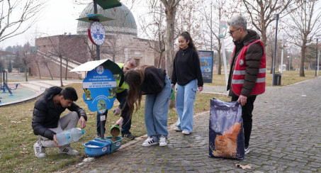 Elazığ Belediyesi'nden Sokak Hayvanlarına Mama Desteği