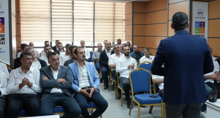 Elazığ Belediyesi'nden Toplu Taşıma Şoförlerine İletişim ve Duygusal Farkındalık Semineri