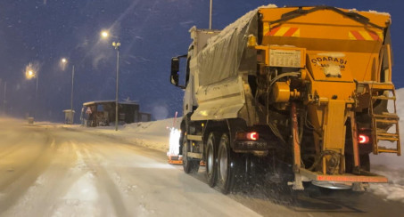 Elazığ Belediyesi'nden Yoğun Kar Yağışına Hızlı Müdahale