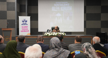 Elazığ Belediyesi'nin Düzenlediği 'Aile' Temalı Konferansa Yoğun Katılım Sağlandı