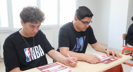 ELAZIĞ BELEDİYESİ, 'O SENE, BU SENE' SLOGANI İLE ELAZIĞSPOR TEMALI YKS DENEME SINAVI GERÇEKLEŞTİRDİ