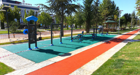 Elazığ Belediyesi, Park Ve Yürüyüş Yollarında Bakım Çalışmalarını Sürdürüyor