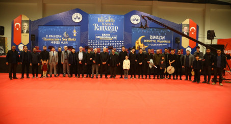 Elazığ Belediyesi Ramazan Etkinlikleri'nde Dar'ül Hazen Tasavvuf Topluluğu Sahne Aldı