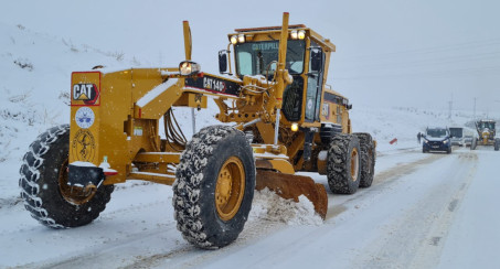 Elazığ Belediyesi Şehrin Dört Bir Yanında Kar Temizleme Çalışmalarını Sürdürüyor