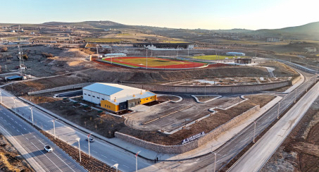 Elazığ Belediyesi Spor ve Yaşam Kompleksi'nin Açılışı Ertelendi