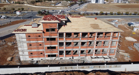 ELAZIĞ BELEDİYESİ TARAFINDAN İNŞA EDİLEN OKULDA SONA YAKLAŞILIYOR