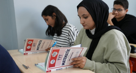 Elazığ Belediyesi Tarafından Yeni Dönemin İlk Ücretsiz Deneme Sınavları Gerçekleştirildi