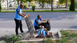 Elazığ Belediyesi Yağmur Suyu Izgaralarında Temizlik Çalışması Başlattı