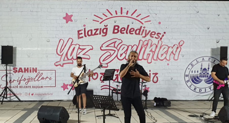 Elazığ Belediyesi Yaz Şenlikleri'ne Vatandaşlardan Yoğun İlgi