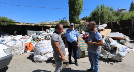 Elazığ Belediyesi Yelek ve Yaka Kartı Olmayan Hurda ve Atık Toplayıcılarına Yaptırım Uygulayacak