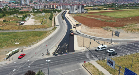 Elazığ Belediyesi Yol Genişletme ve Asfalt Serim Çalışmalarına Devam Ediyor