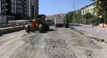 Elazığ Belediyesi Yol Yapım Çalışmalarını Aralıksız Sürdürüyor
