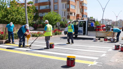 Elazığ Belediyesi Yollarda Yol Çizgi, Yaya Çizgisi ve İşaret Çalışmaları Gerçekleştiriyor