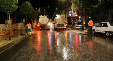ELAZIĞ BELEDİYESİ'NDEN KAPSAMLI BAYRAM TEMİZLİĞİ