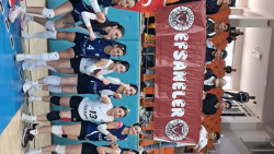 Elazığ Belediyespor Kadın Voleybol Takımı, Zirvedeki Yerini Perçinledi