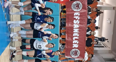 Elazığ Belediyespor Kadın Voleybol Takımı, Zirvedeki Yerini Perçinledi