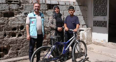 Elazığ'da 'Bir Çocuğun Kahramanı Olur Musun' Kampanyası Büyüyor