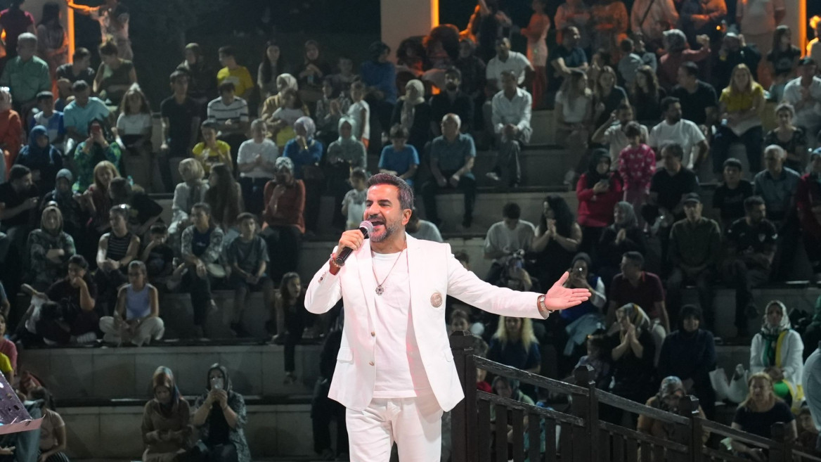 Elazığ'da Yaz Konserleriyle Coşku Sürüyor