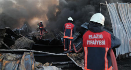 Elazığ İtfaiyesi Acil Çağrılara Verdiği Yanıt Hızı ile Türkiye'nin En İyileri Arasına Girdi