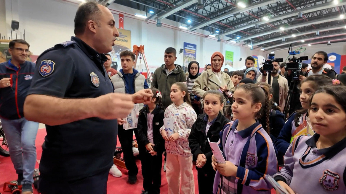 Elazığ İtfaiyesi, BİLİMFEST Elazığ'da Yangınla Mücadele Ve Arama Kurtarma Ekipmanlarını Tanıttı