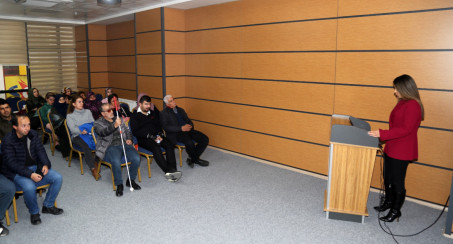 Engelsiz Yaşam Merkezi'nde Engelli Haklarına Yönelik Eğitimler Devam Ediyor