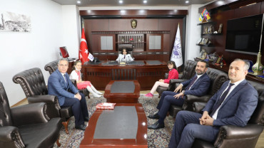 Başkan Şerifoğulları Koltuğunu Çocuklara Devretti