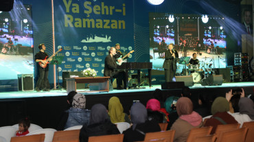 RAMAZAN ETKİNLİKLERİNDE YÜCEL ARZEN RÜZGARI ESTİ