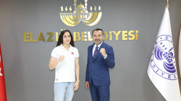 ELAZIĞ BELEDİYESPOR'UN BAŞARILI SPORCULARINDAN BAŞKAN ŞERİFOĞULLARI'NA TEŞEKKÜR ZİYARETİ