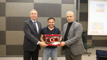 ELAZIĞ BELEDİYESİ, AHMET ŞERİF İZGÖREN'İ VELİLER VE ÖĞRENCİLERLE BULUŞTURDU